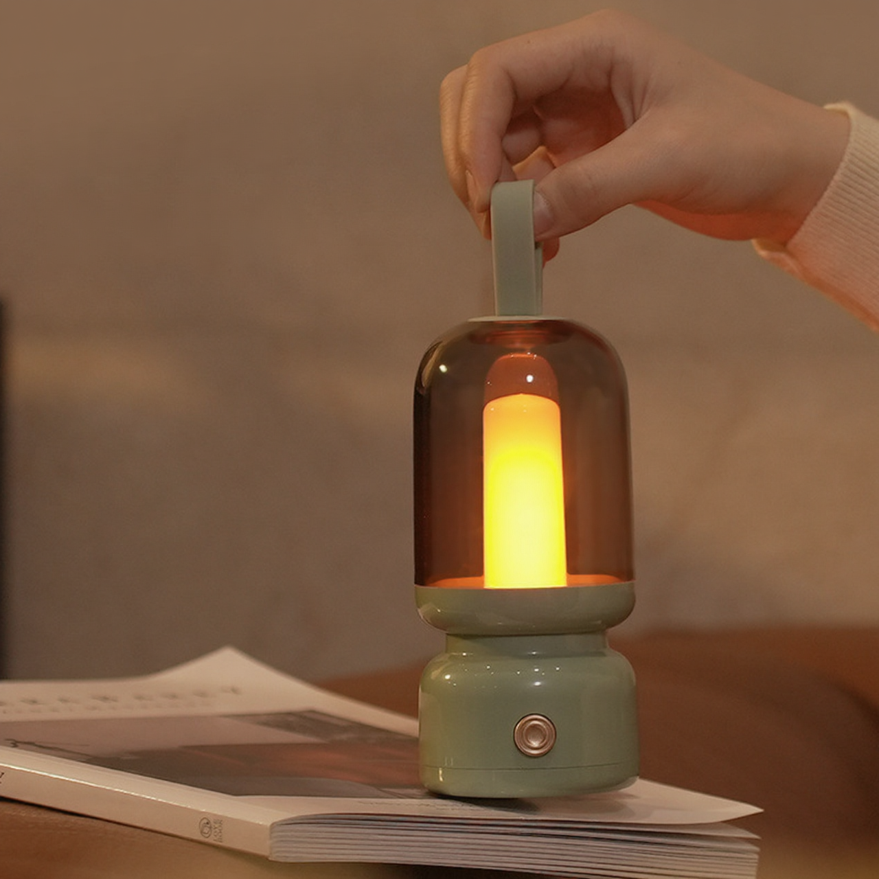 Lantern Night Lamp – Vintage Candlelight Handheld Ambient Light with Retro Design, Portable Rechargeable Decorative Lamp